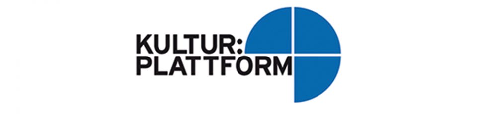 logo kultur:plattform mit 3 blauen kreisvierteln